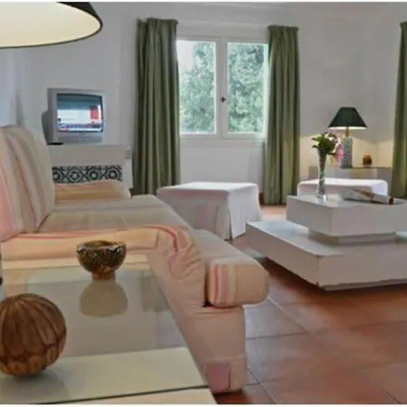 Townhouse With Terrace Within A Complex, Holiday home